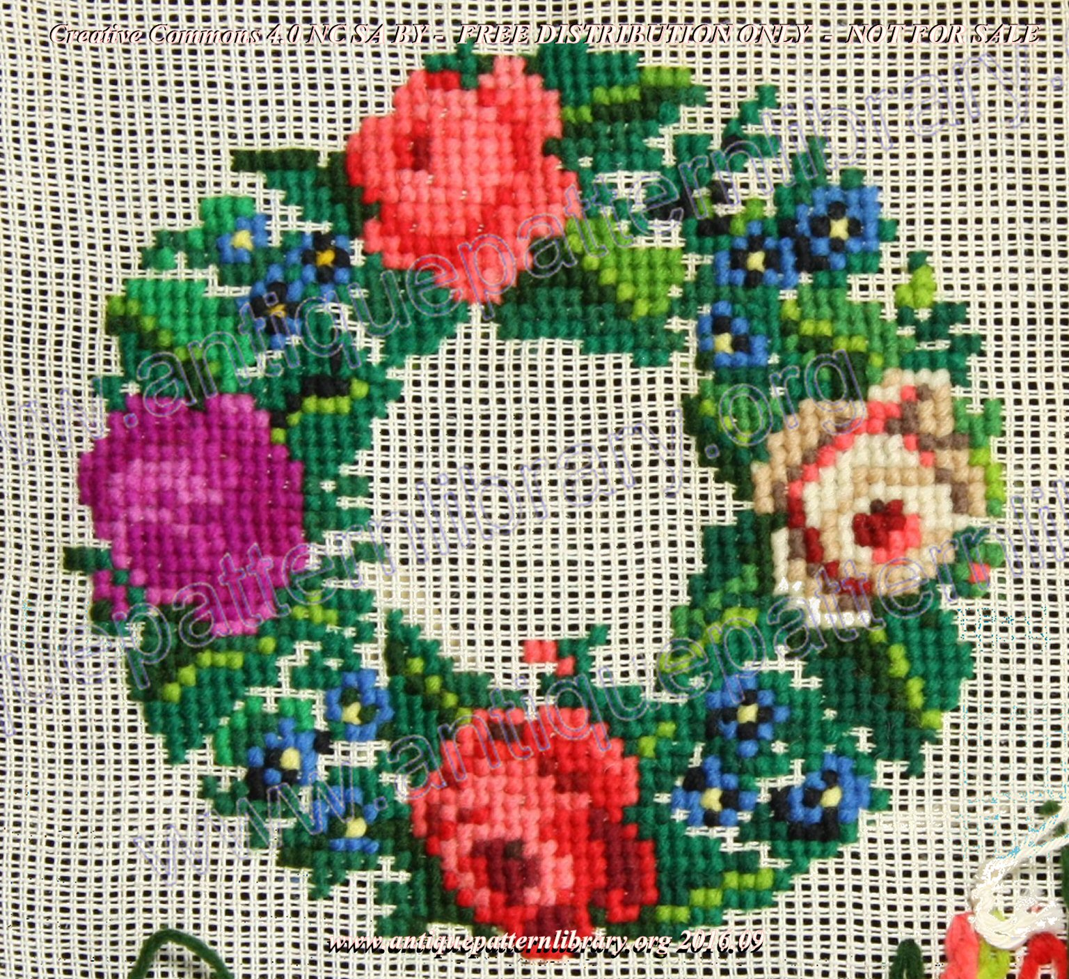 G-TP027 Small rose garland embroidery